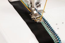 Charger l'image dans la galerie, Baby Lock Cover Stitch Primo d'exposition
