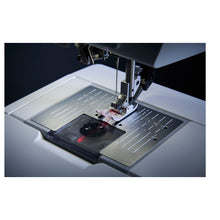Charger l'image dans la galerie, PFAFF Creative Expression 750